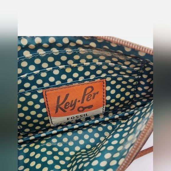 Fossil Key-Per Coated Canvas Orange Fruit Floral Motif Wallet Clutch Wristlet - Picture 4 of 7